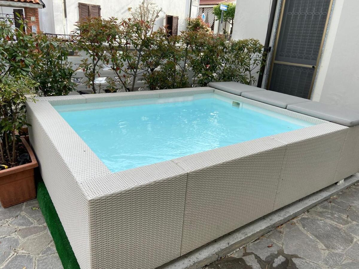 Jacuzzi & Relax - Casa Indipendente 20Min Da Milano Villa Zelo Buon Persico Exterior photo